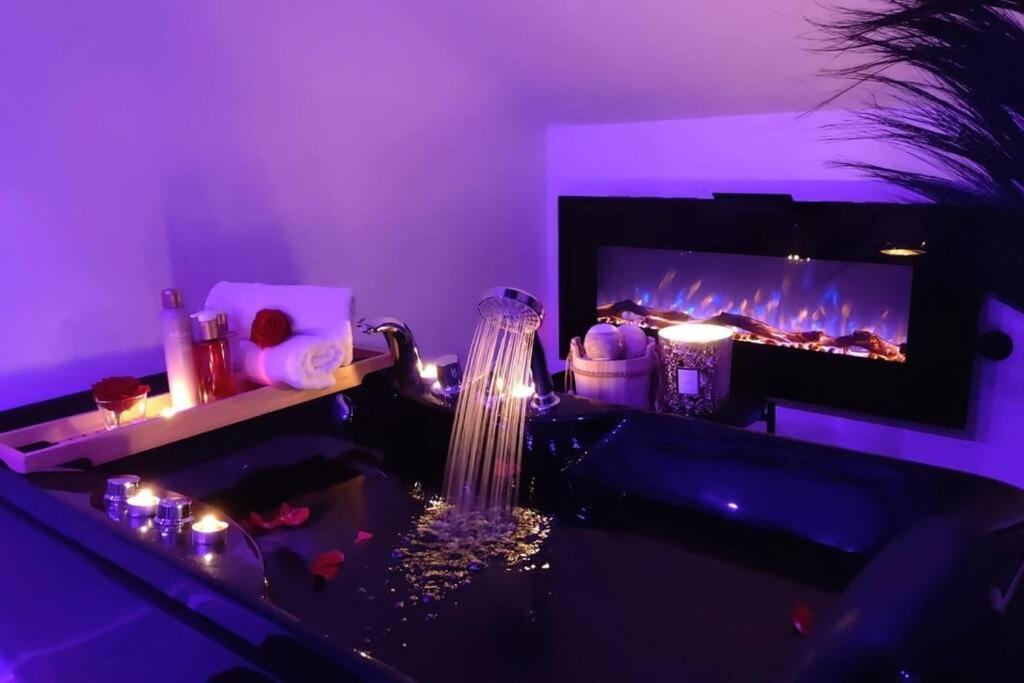 Logement Romantique Et Cosy Шарлеруа Экстерьер фото