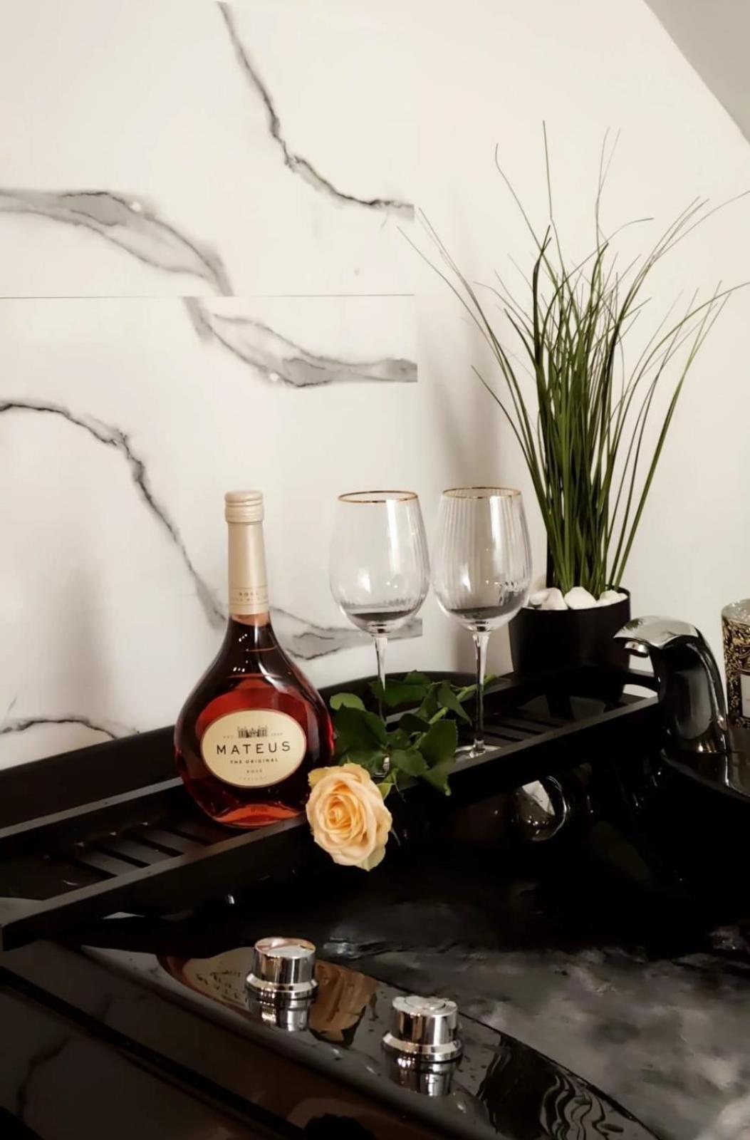 Logement Romantique Et Cosy Шарлеруа Экстерьер фото